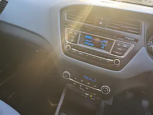 Used 2016 Hyundai I20 Premium 5DR White - Interior and Exterior details 9