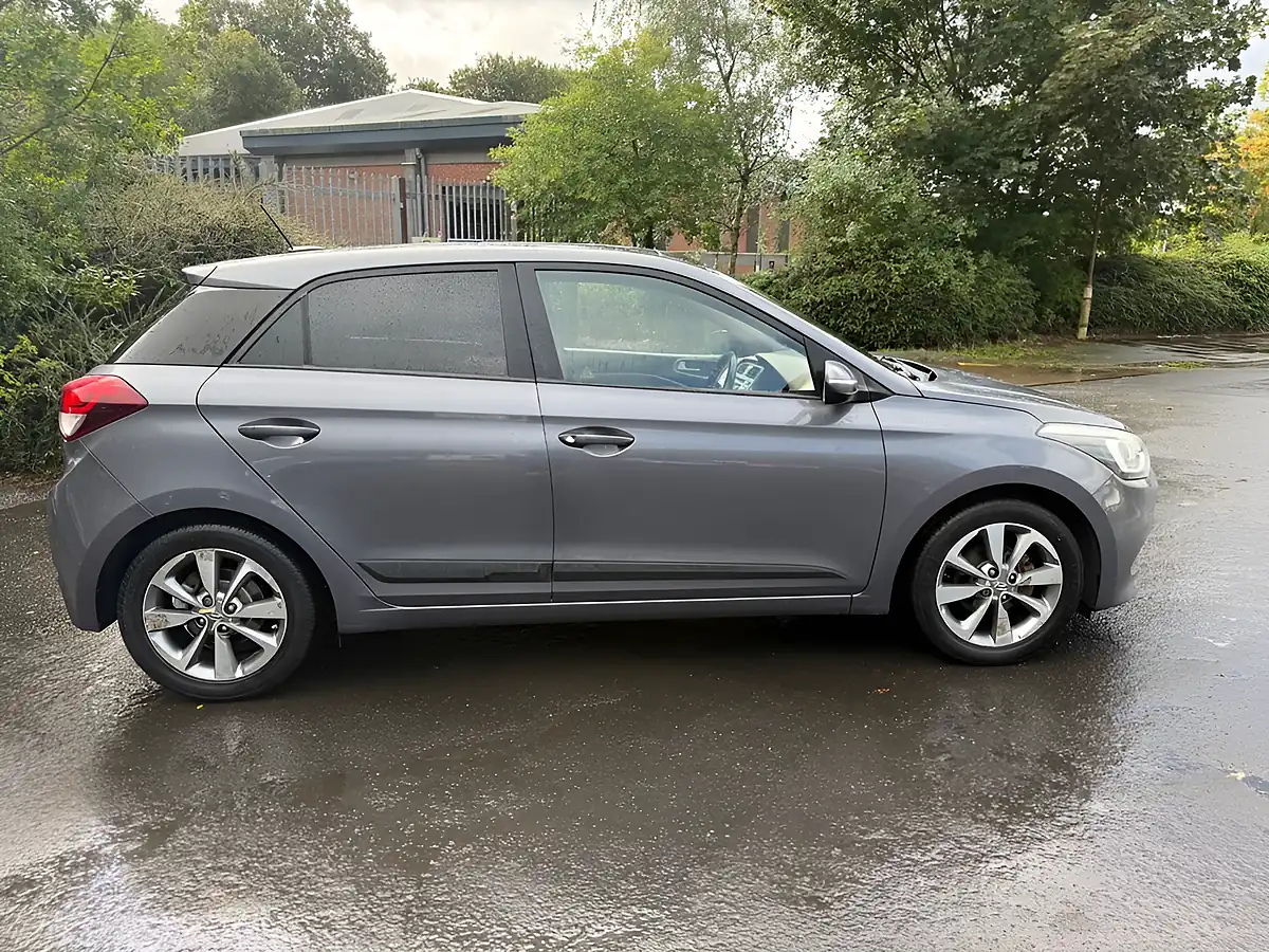 Used 2016 Hyundai I20 Premium Se Grey - Interior and Exterior details 8