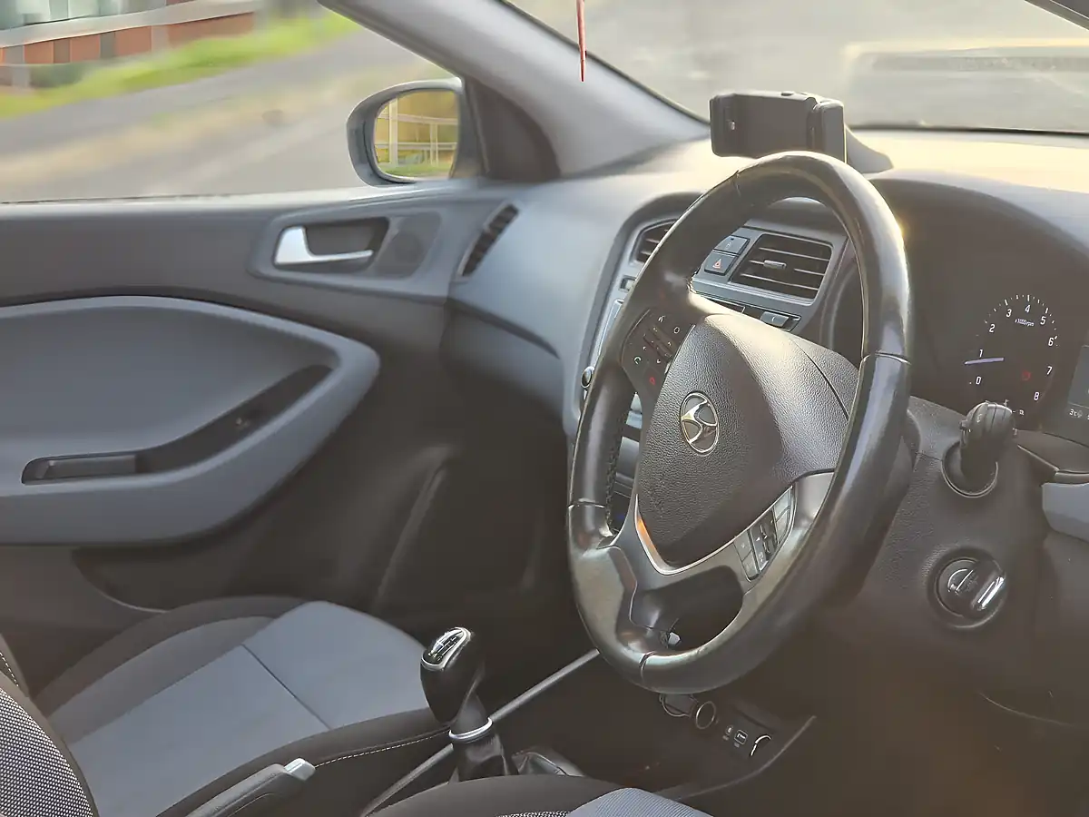 Used 2016 Hyundai i20 Premium Se - Interior and Exterior details 11