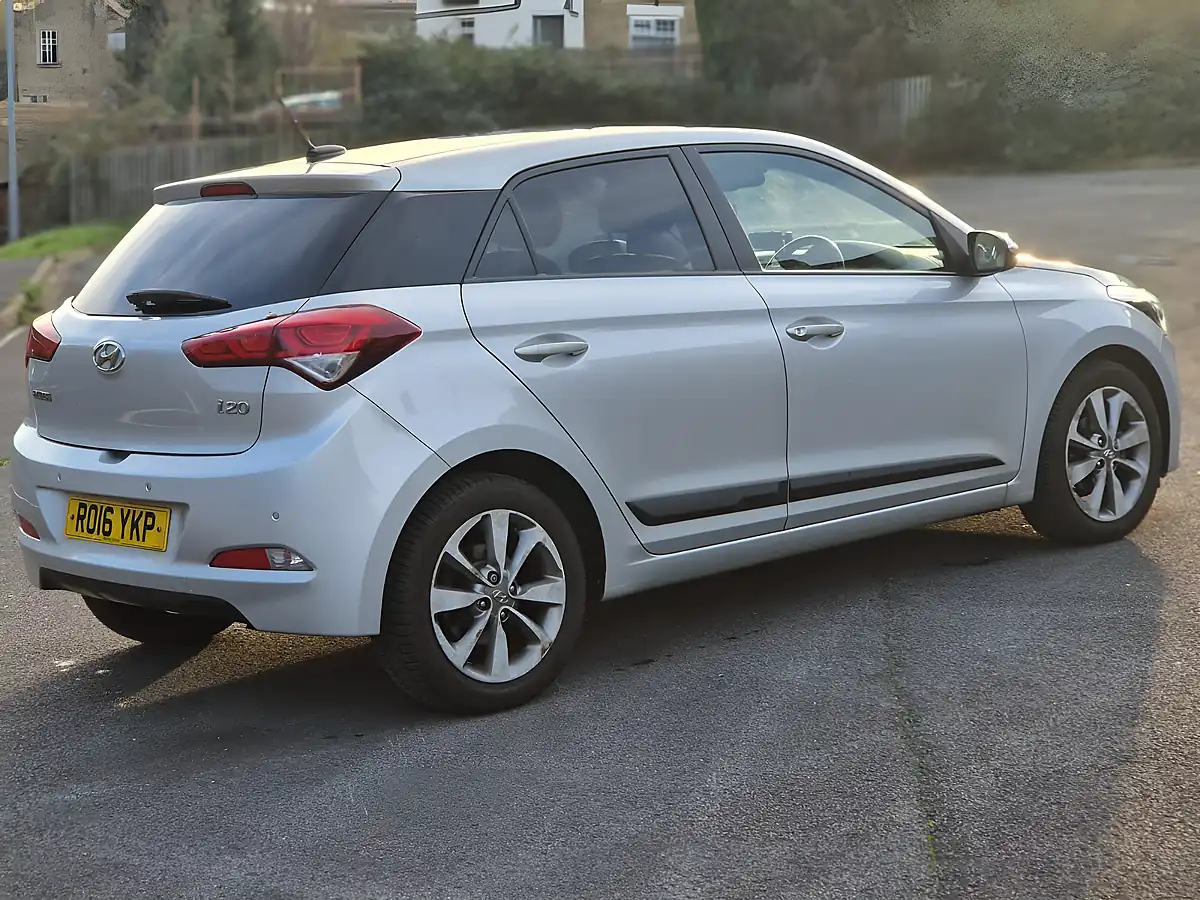 Used 2016 Hyundai i20 Premium Se - Interior and Exterior details 6