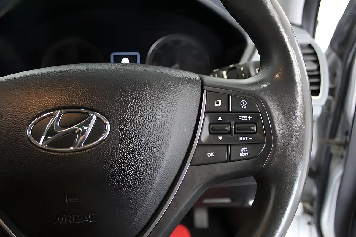 Used 2016 Hyundai I20 Premium Se Silver - Interior and Exterior details 17