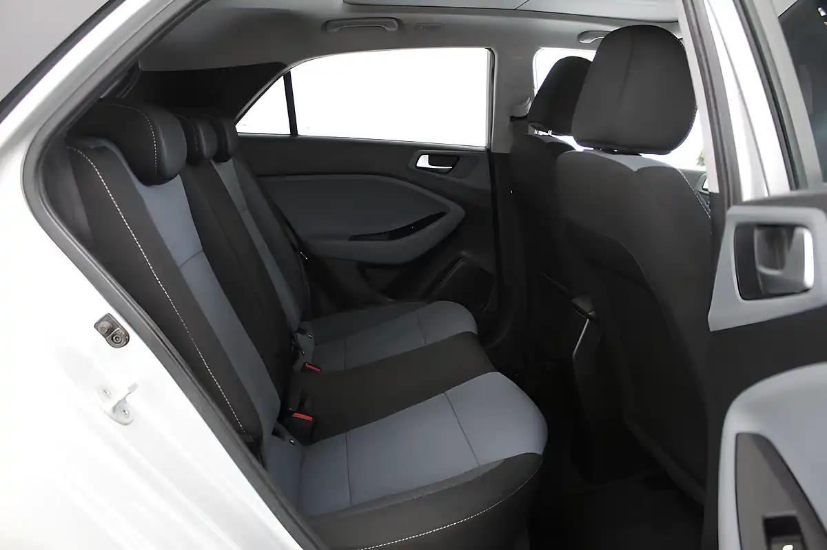 Used 2016 Hyundai I20 Premium Se Silver - Interior and Exterior details 19