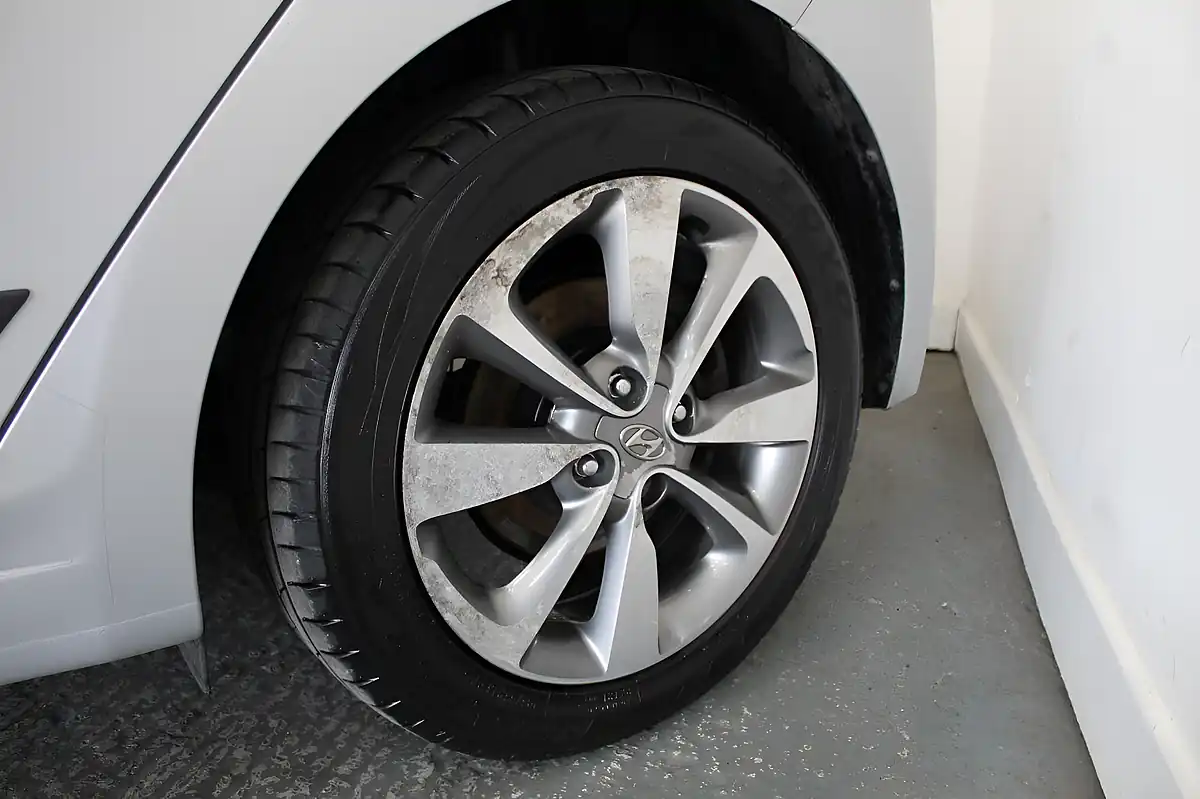 Used 2016 Hyundai I20 Premium Se Silver - Interior and Exterior details 20