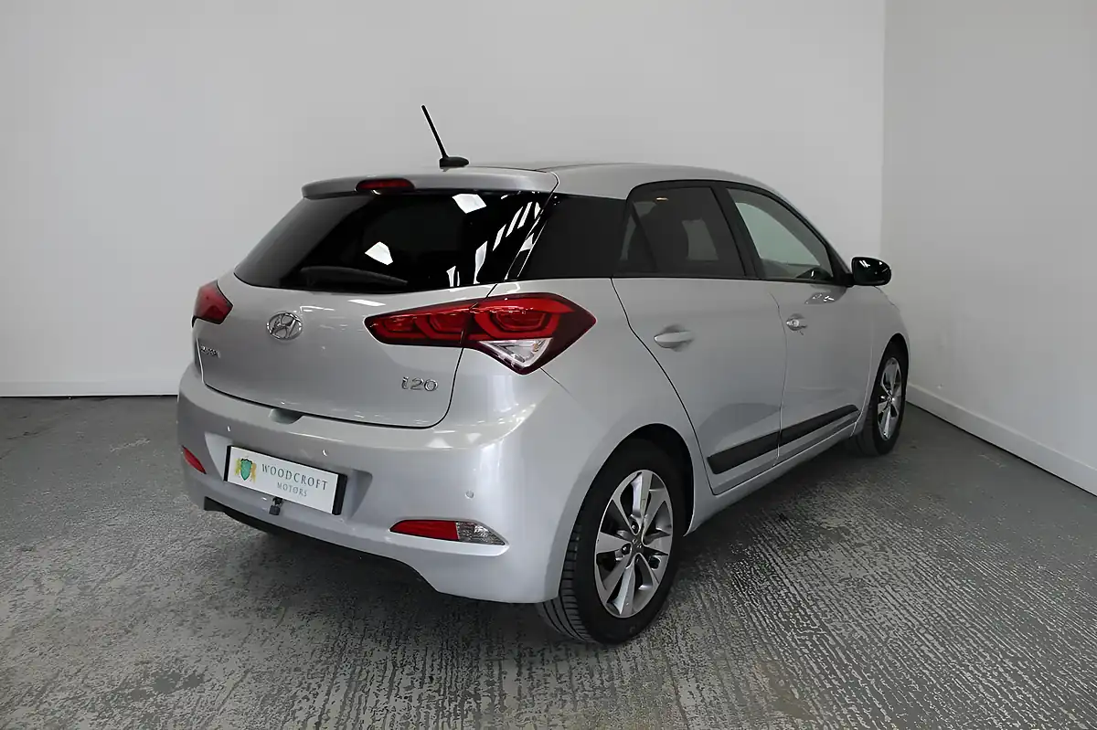 Used 2016 Hyundai I20 Premium Se Silver - Interior and Exterior details 6