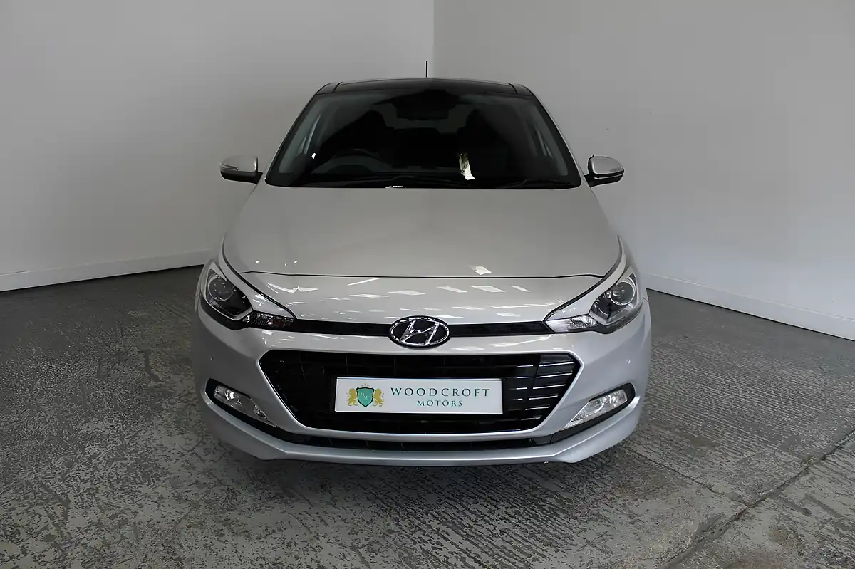 Used 2016 Hyundai I20 Premium Se Silver - Interior and Exterior details 9