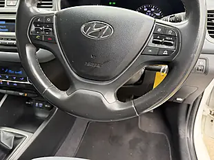 Used 2016 Hyundai i20 Premium White - Interior and Exterior details 12