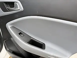 Used 2016 Hyundai i20 Premium White - Interior and Exterior details 15