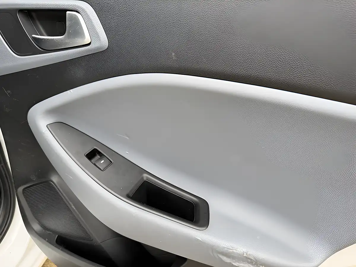 Used 2016 Hyundai i20 Premium White - Interior and Exterior details 15