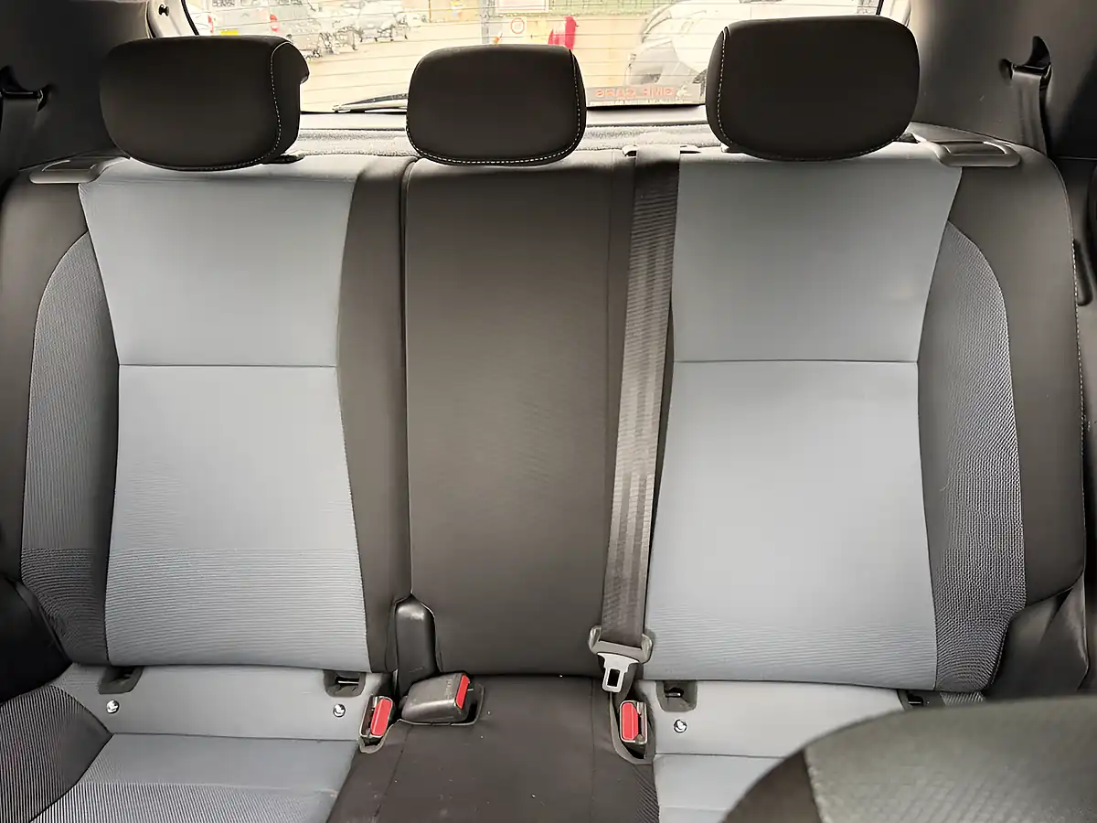 Used 2016 Hyundai i20 Premium White - Interior and Exterior details 17