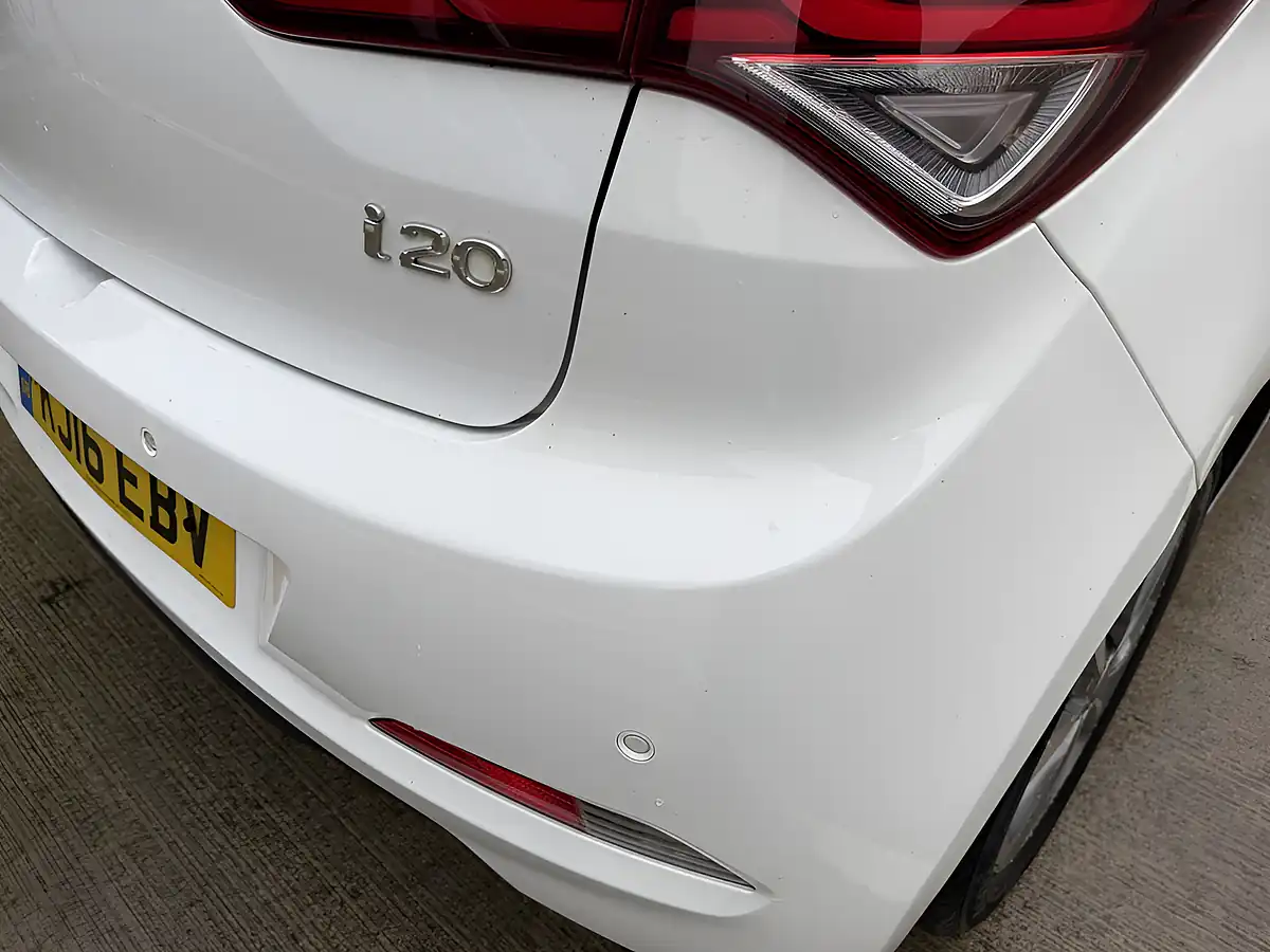 Used 2016 Hyundai i20 Premium White - Interior and Exterior details 20