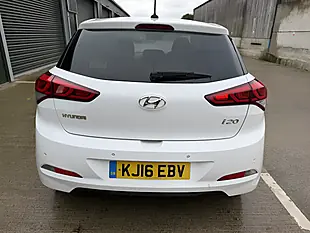 Used 2016 Hyundai i20 Premium White - Interior and Exterior details 5