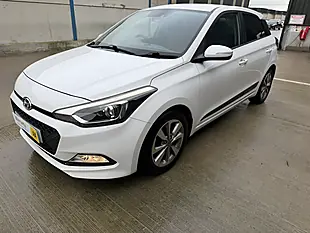 Used 2016 Hyundai i20 Premium White - Interior and Exterior details 8