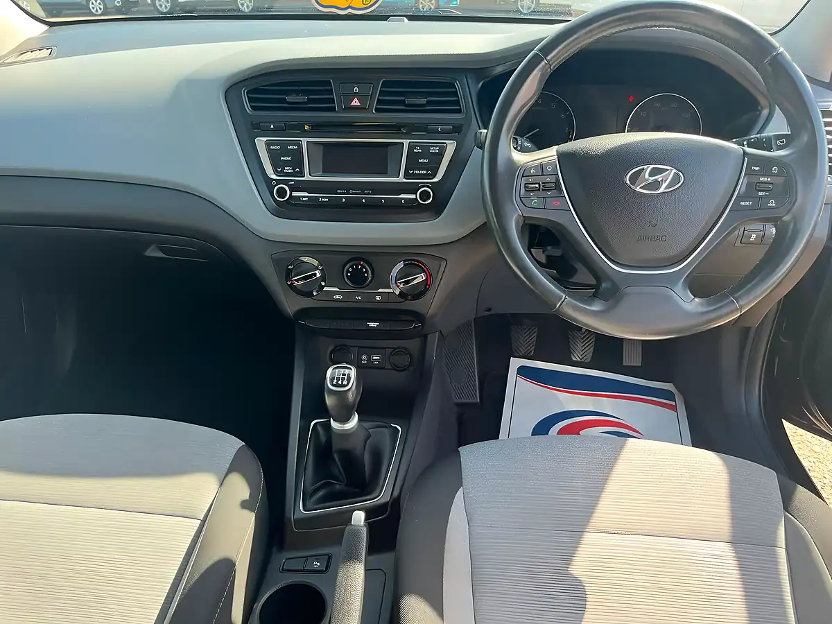Used 2016 Hyundai I20 Se Black - Interior and Exterior details 15