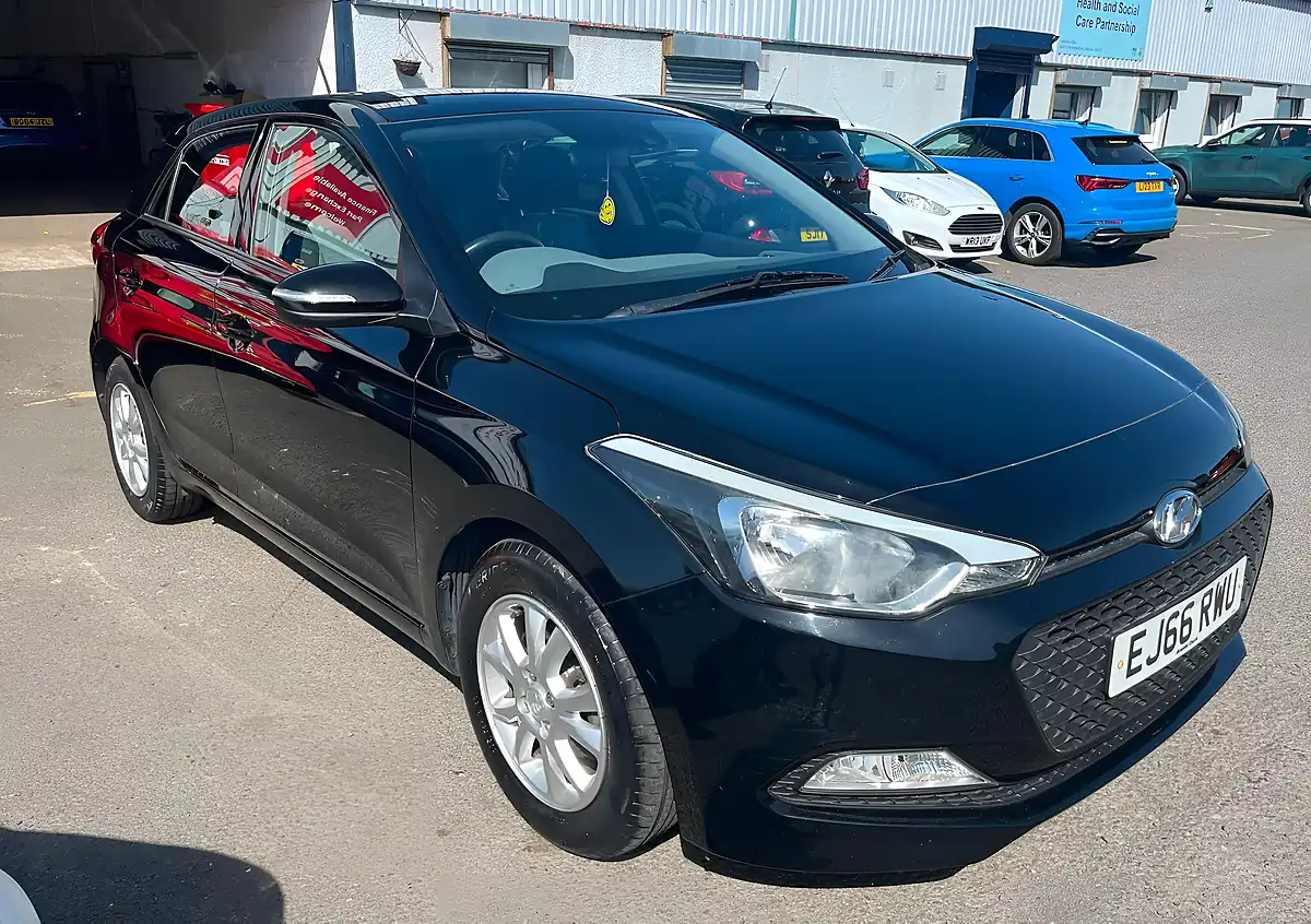Used 2016 Hyundai I20 Se Black - Interior and Exterior details 3