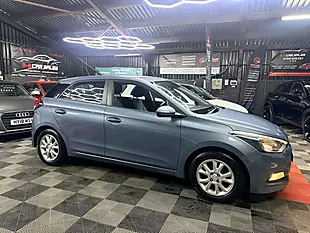 Used 2016 Hyundai I20 Se Blue - Interior and Exterior details 12