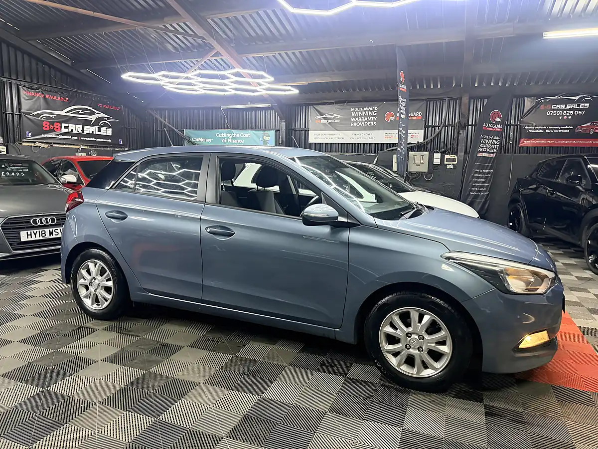 Used 2016 Hyundai I20 Se Blue - Interior and Exterior details 12