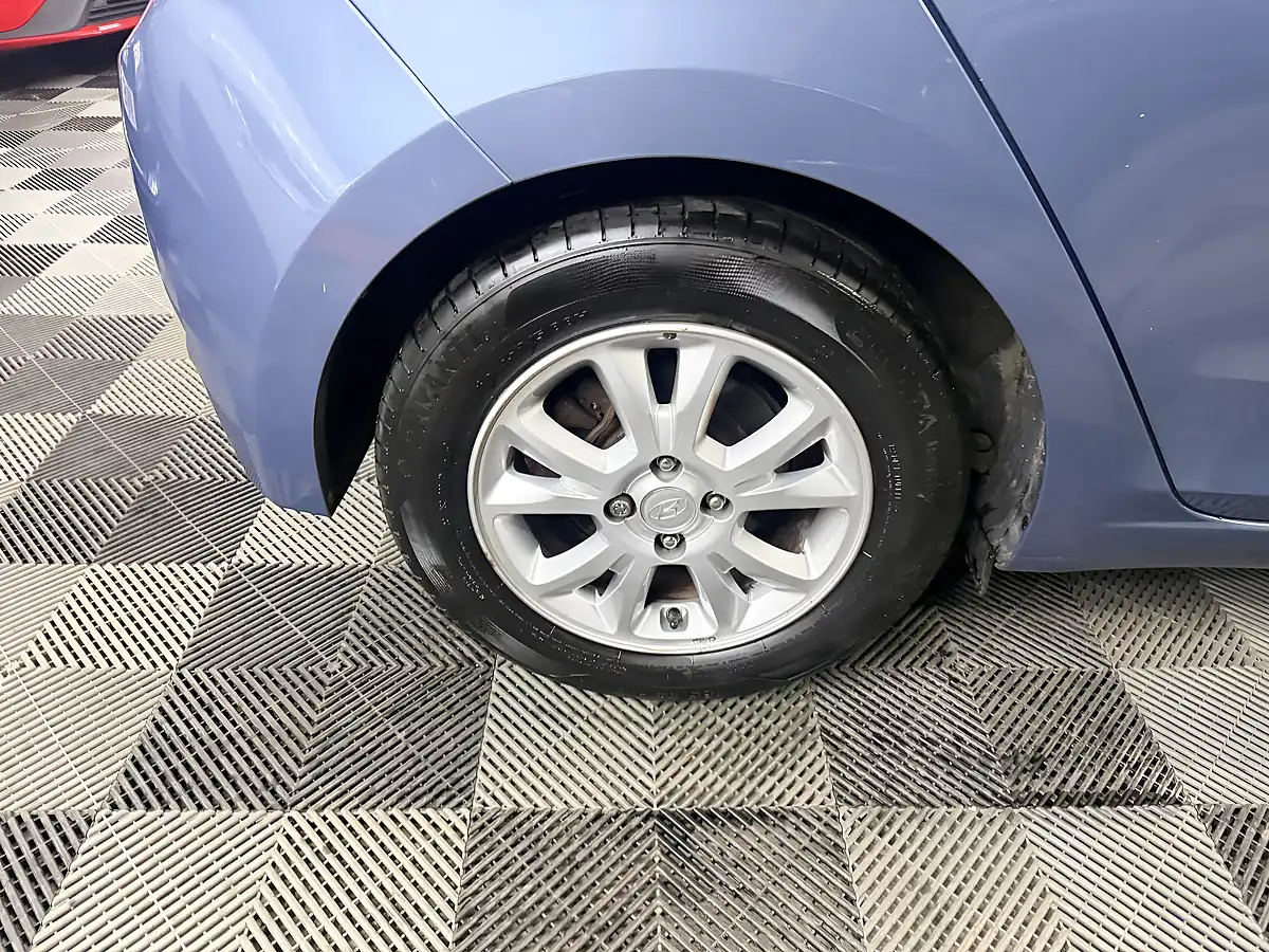 Used 2016 Hyundai I20 Se Blue - Interior and Exterior details 13