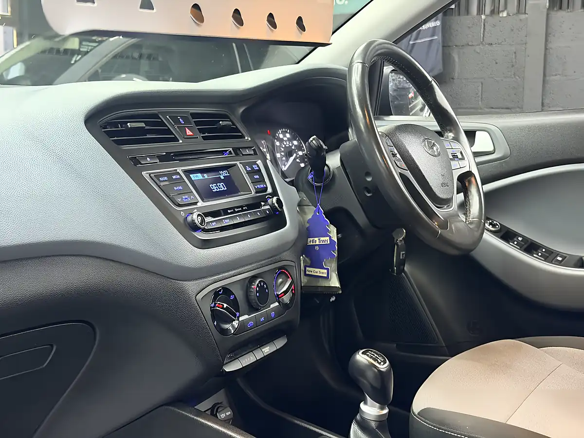 Used 2016 Hyundai I20 Se Blue - Interior and Exterior details 15