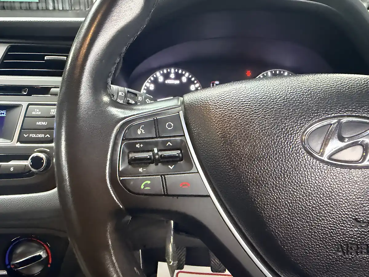 Used 2016 Hyundai I20 Se Blue - Interior and Exterior details 19