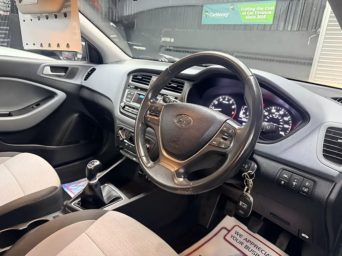 Used 2016 Hyundai I20 Se Blue - Interior and Exterior details 20