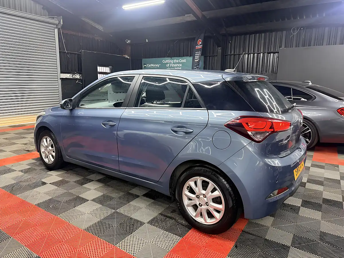 Used 2016 Hyundai I20 Se Blue - Interior and Exterior details 6
