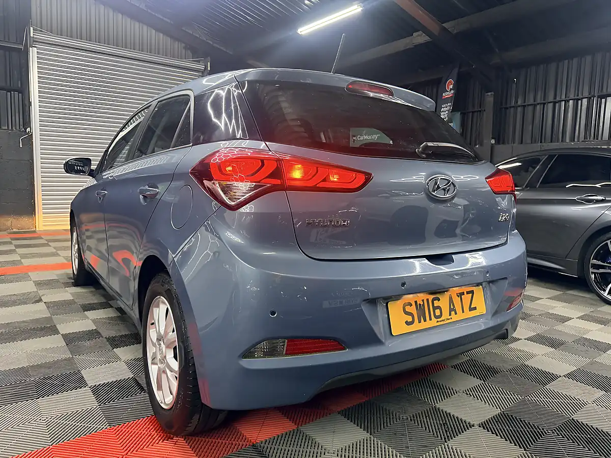 Used 2016 Hyundai I20 Se Blue - Interior and Exterior details 7