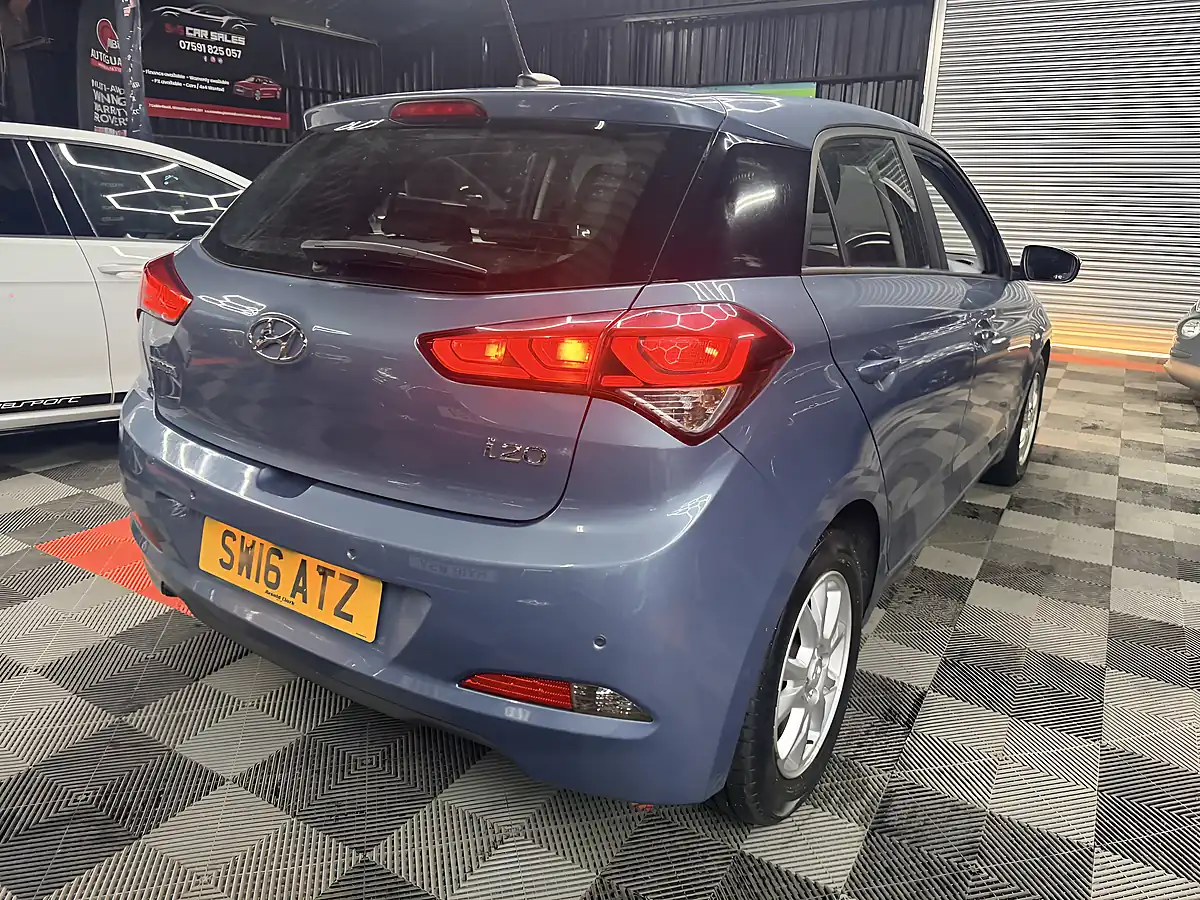 Used 2016 Hyundai I20 Se Blue - Interior and Exterior details 9