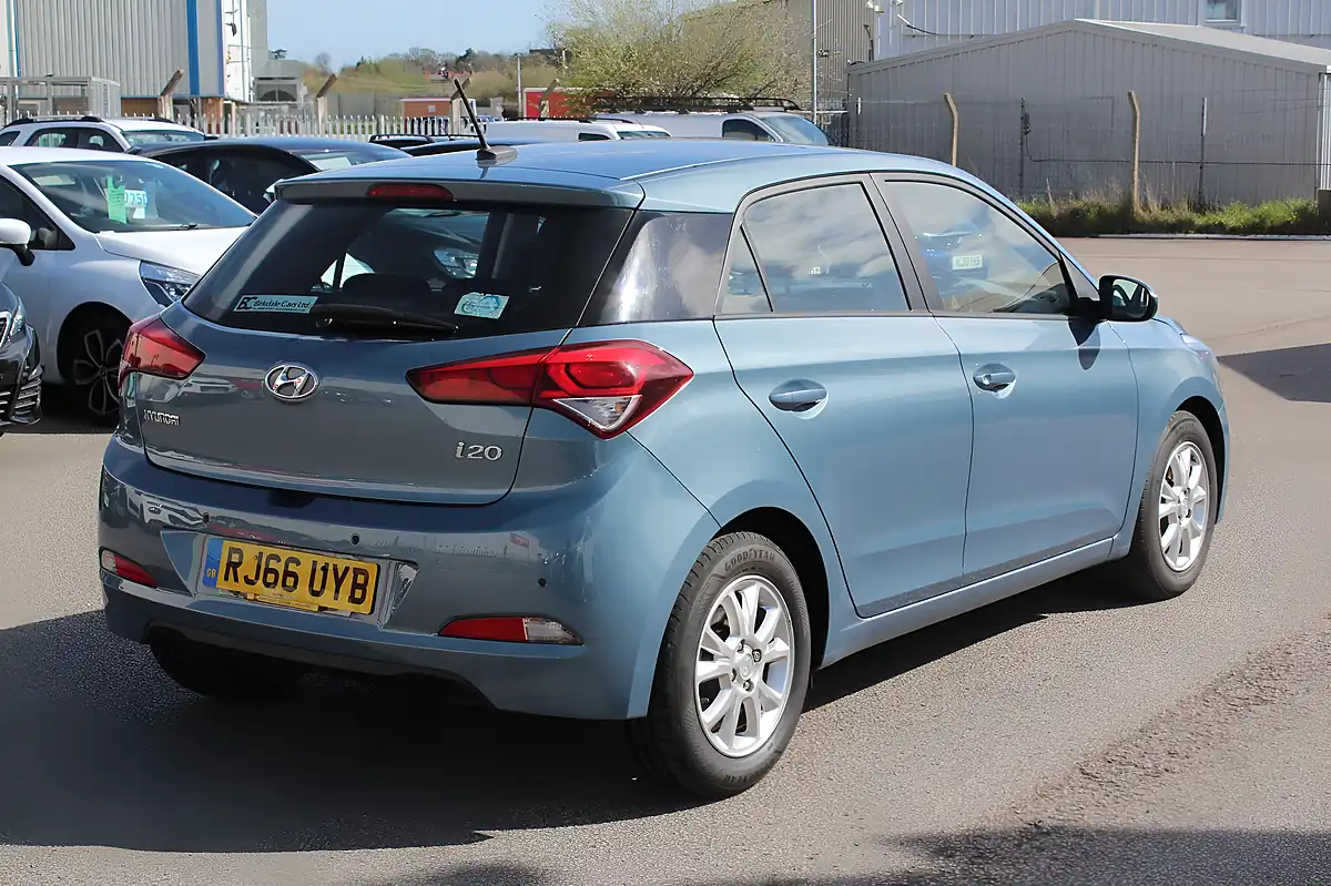 Used 2016 Hyundai i20 Se Blue - Interior and Exterior details 12