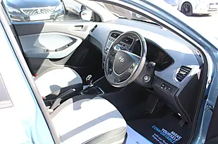 Used 2016 Hyundai i20 Se Blue - Interior and Exterior details 14