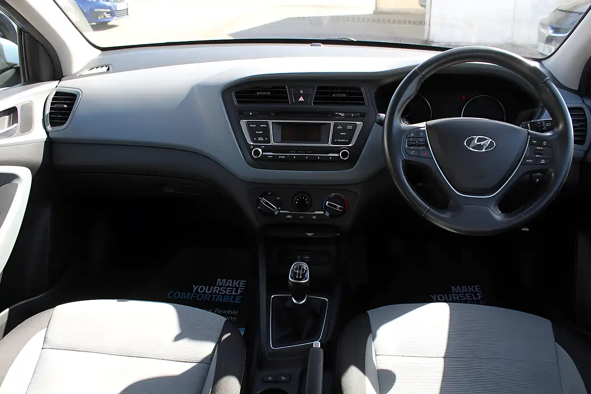 Used 2016 Hyundai i20 Se Blue - Interior and Exterior details 19