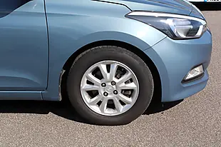 Used 2016 Hyundai i20 Se Blue - Interior and Exterior details 5