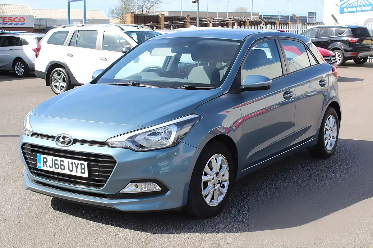 Used 2016 Hyundai i20 Se Blue - Interior and Exterior details 7