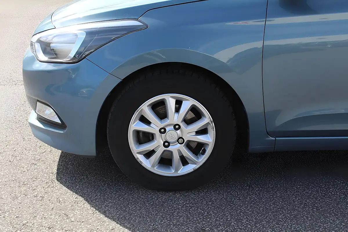 Used 2016 Hyundai i20 Se Blue - Interior and Exterior details 8