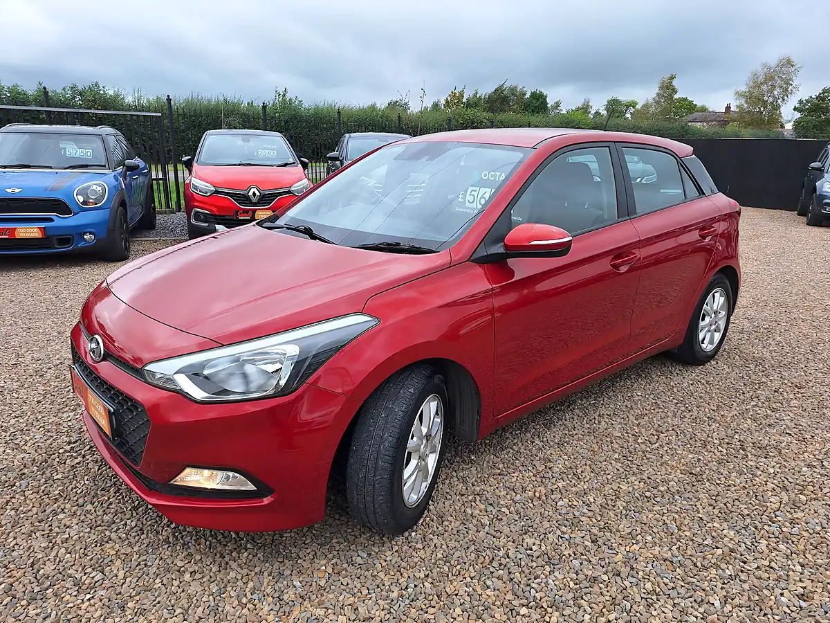 Used 2016 Hyundai I20 Se Red - Interior and Exterior details 12