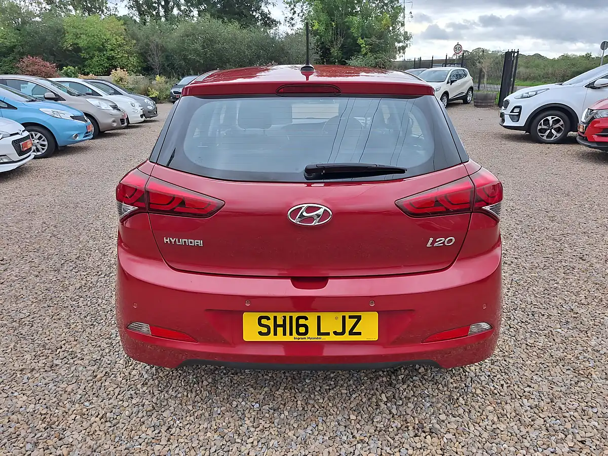 Used 2016 Hyundai I20 Se Red - Interior and Exterior details 16