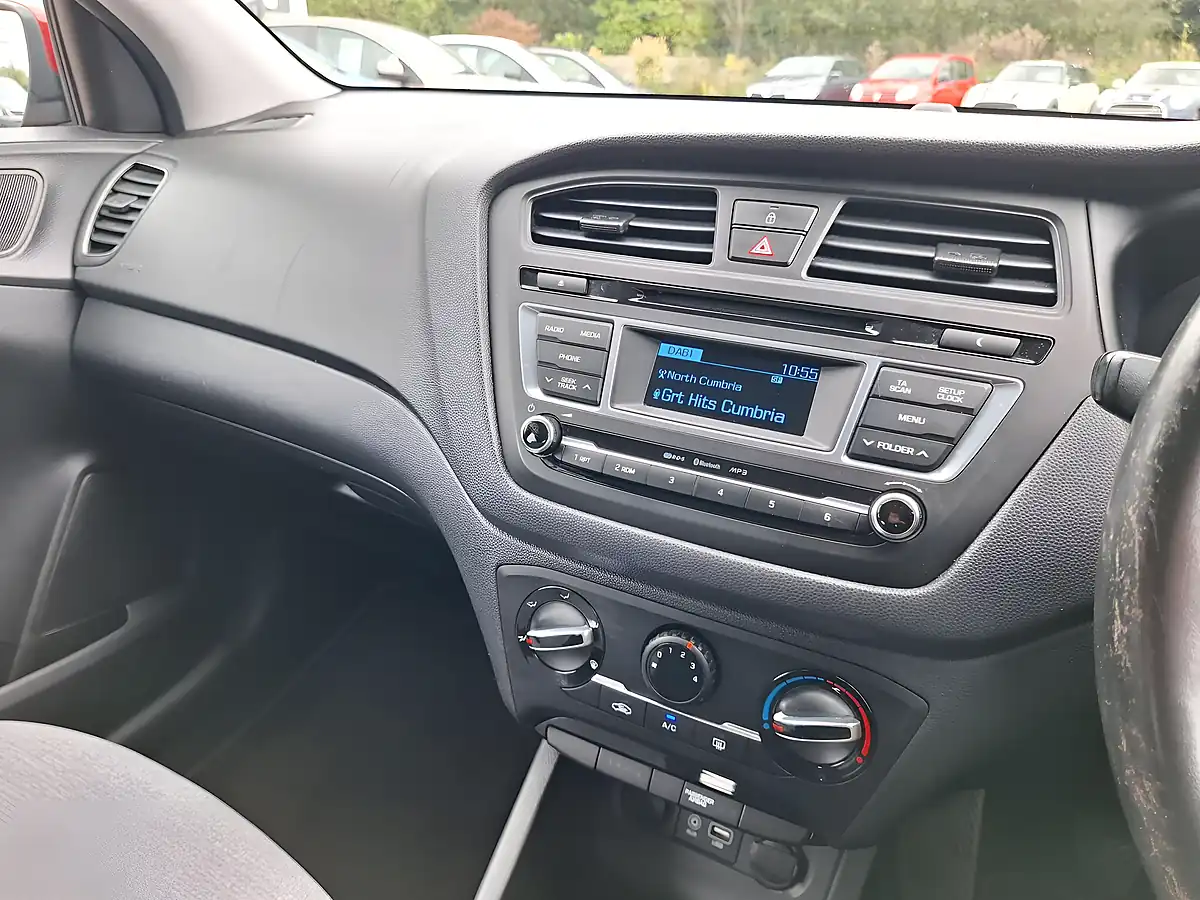 Used 2016 Hyundai I20 Se Red - Interior and Exterior details 17