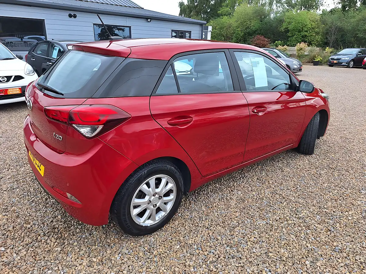 Used 2016 Hyundai I20 Se Red - Interior and Exterior details 18