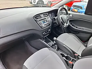 Used 2016 Hyundai I20 Se Red - Interior and Exterior details 3