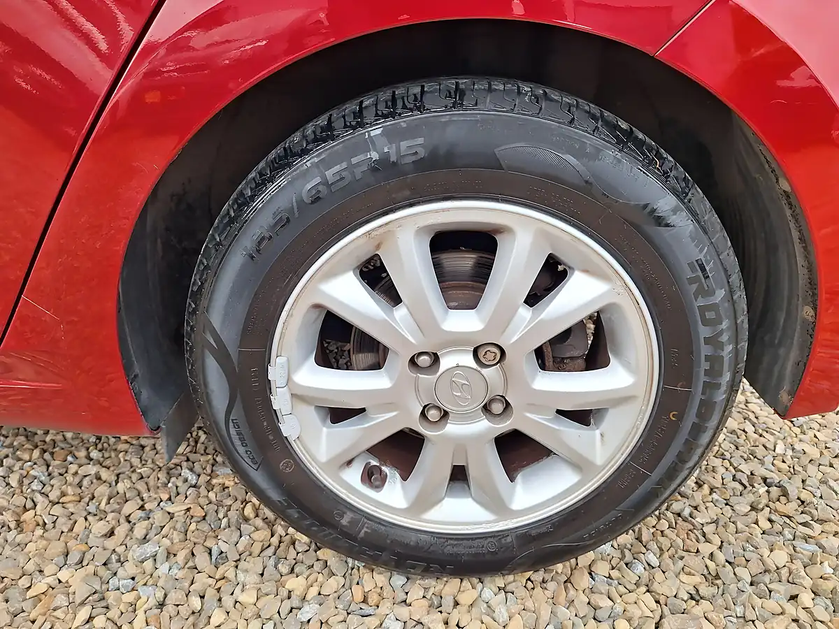 Used 2016 Hyundai I20 Se Red - Interior and Exterior details 4