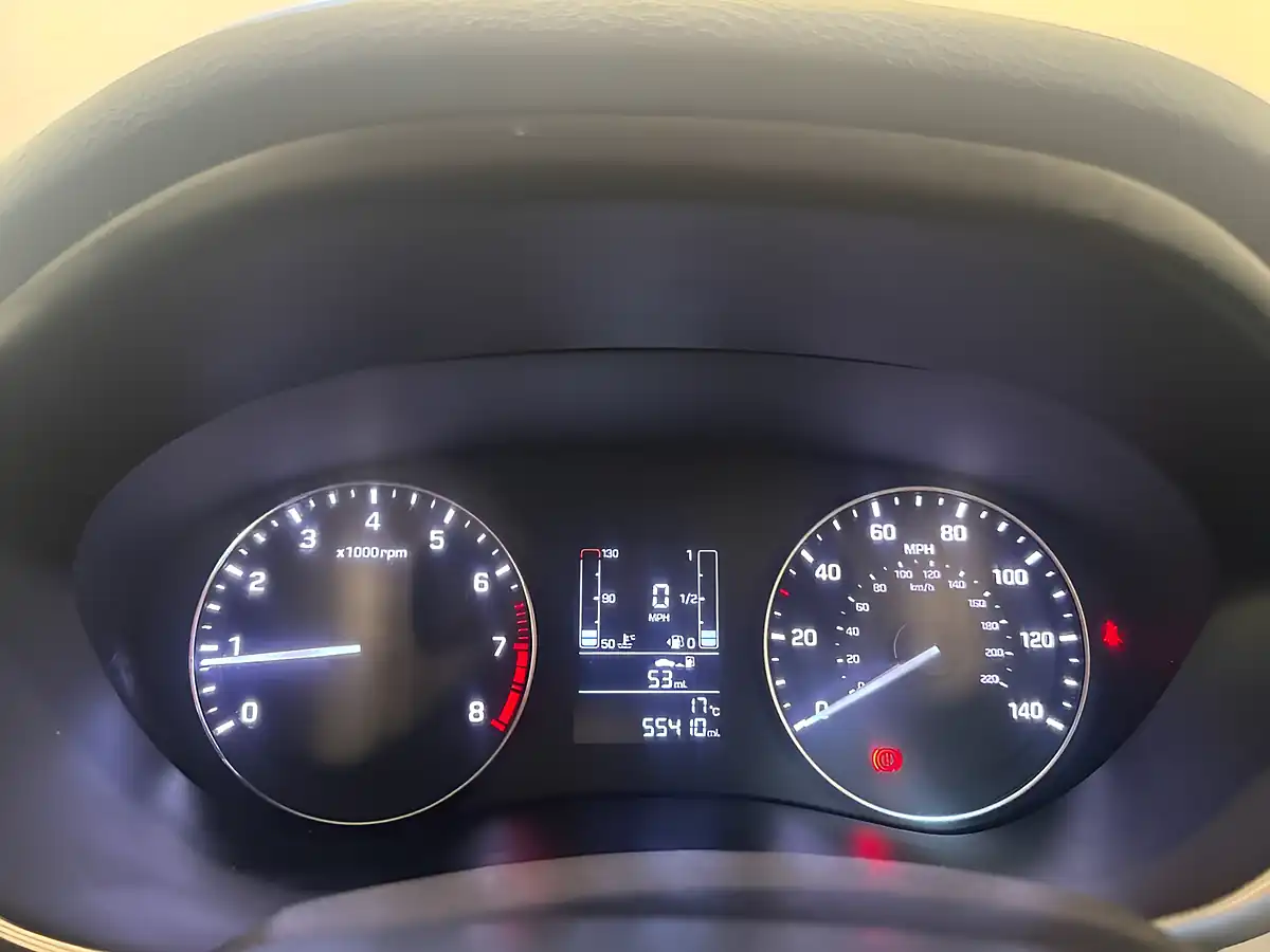Used 2016 Hyundai I20 Se White - Interior and Exterior details 16