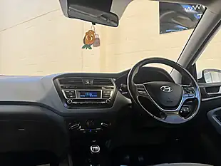 Used 2016 Hyundai I20 Se White - Interior and Exterior details 9