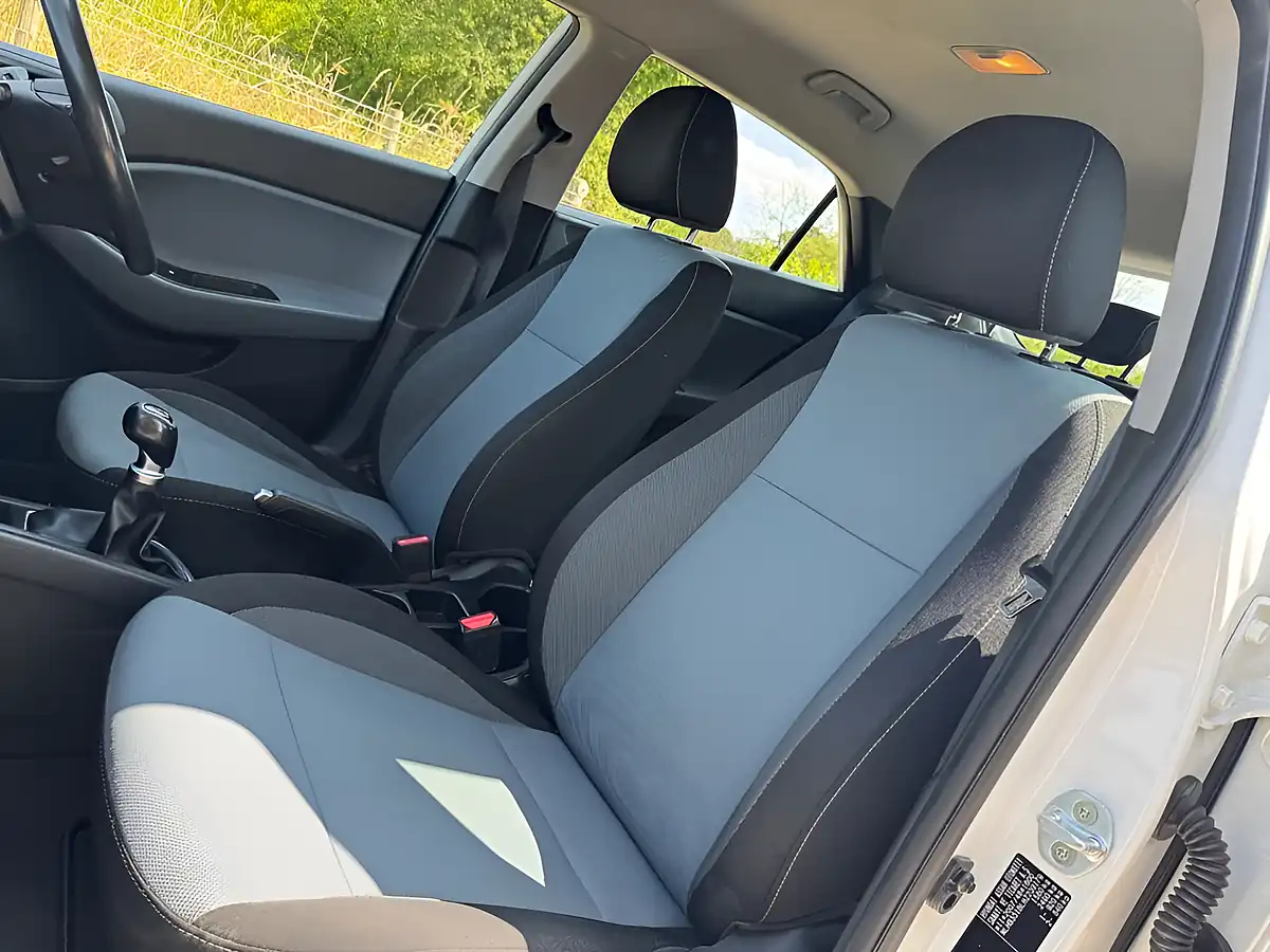 Used 2016 Hyundai I20 Se White - Interior and Exterior details 11