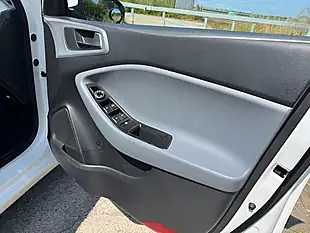Used 2016 Hyundai I20 Se White - Interior and Exterior details 17