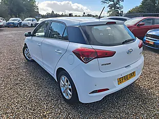 Used 2016 Hyundai I20 Se White - Interior and Exterior details 12