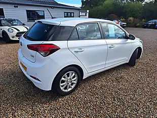 Used 2016 Hyundai I20 Se White - Interior and Exterior details 17