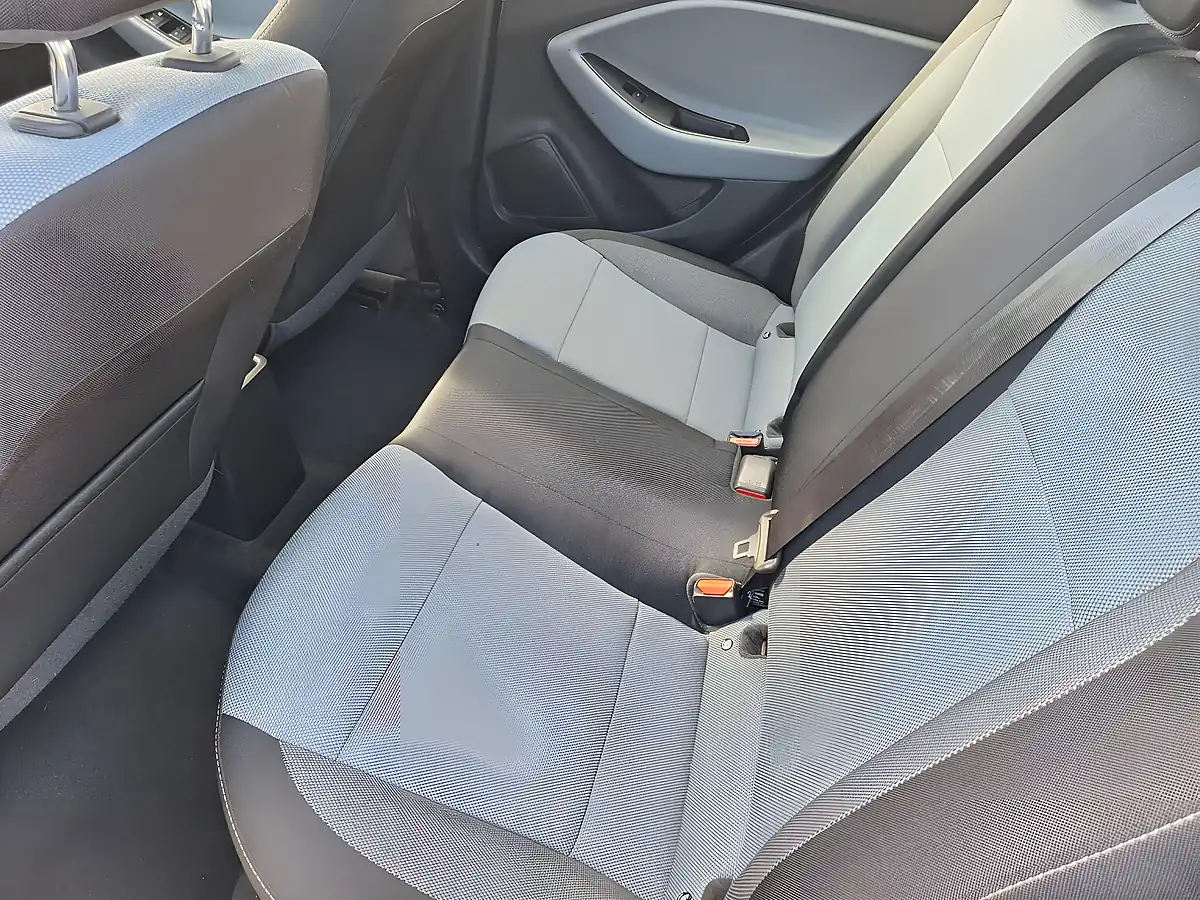 Used 2016 Hyundai I20 Se White - Interior and Exterior details 5
