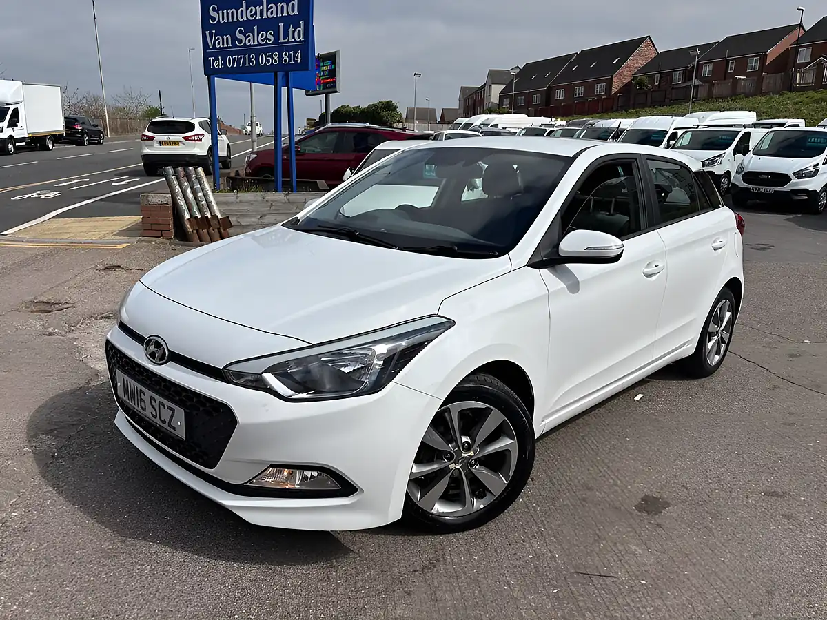 Used 2016 Hyundai i20 Se White - Front View