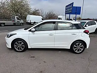 Used 2016 Hyundai i20 Se White - Interior and Exterior details 4