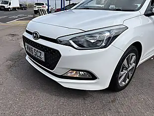 Used 2016 Hyundai i20 Se White - Interior and Exterior details 5