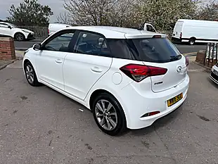 Used 2016 Hyundai i20 Se White - Interior and Exterior details 9